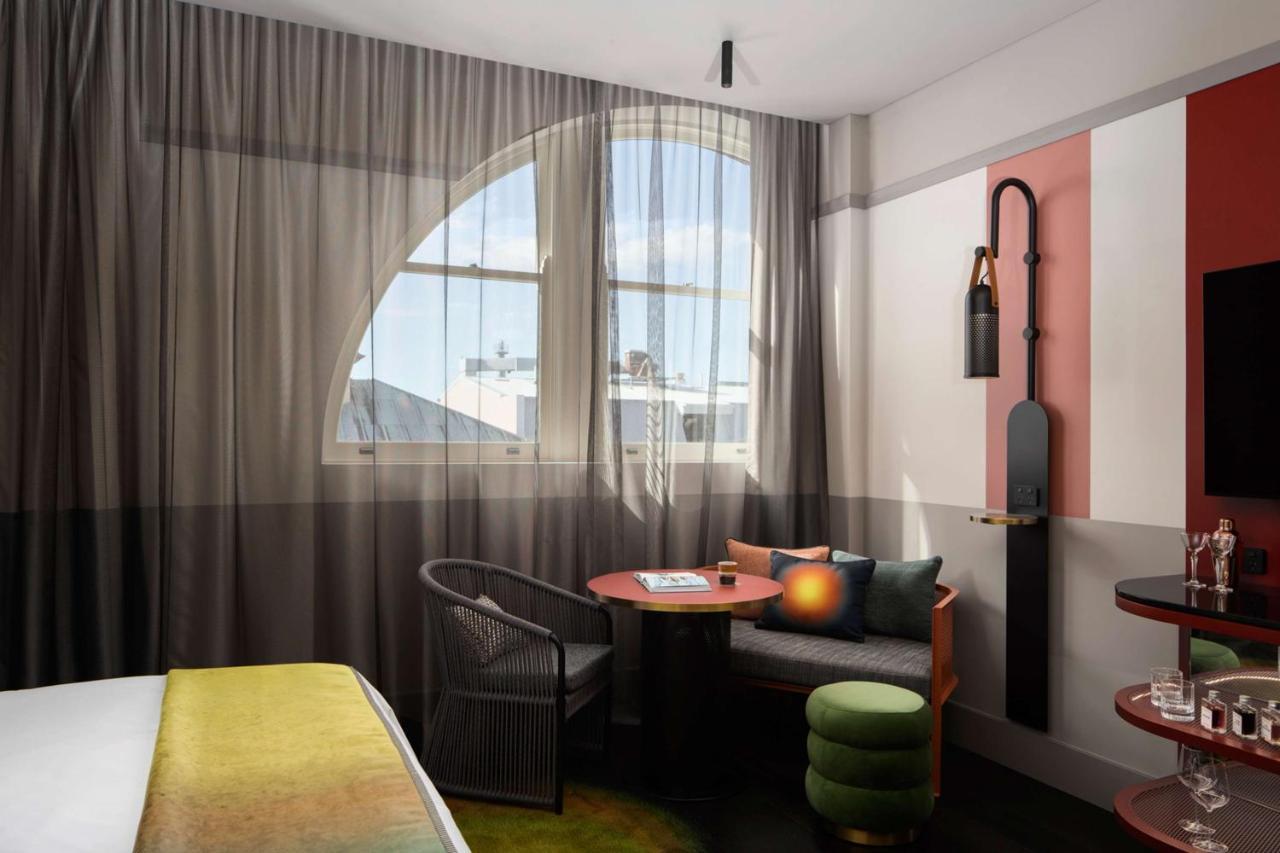 Qt Newcastle Hotell Exteriör bild A room at the hotel