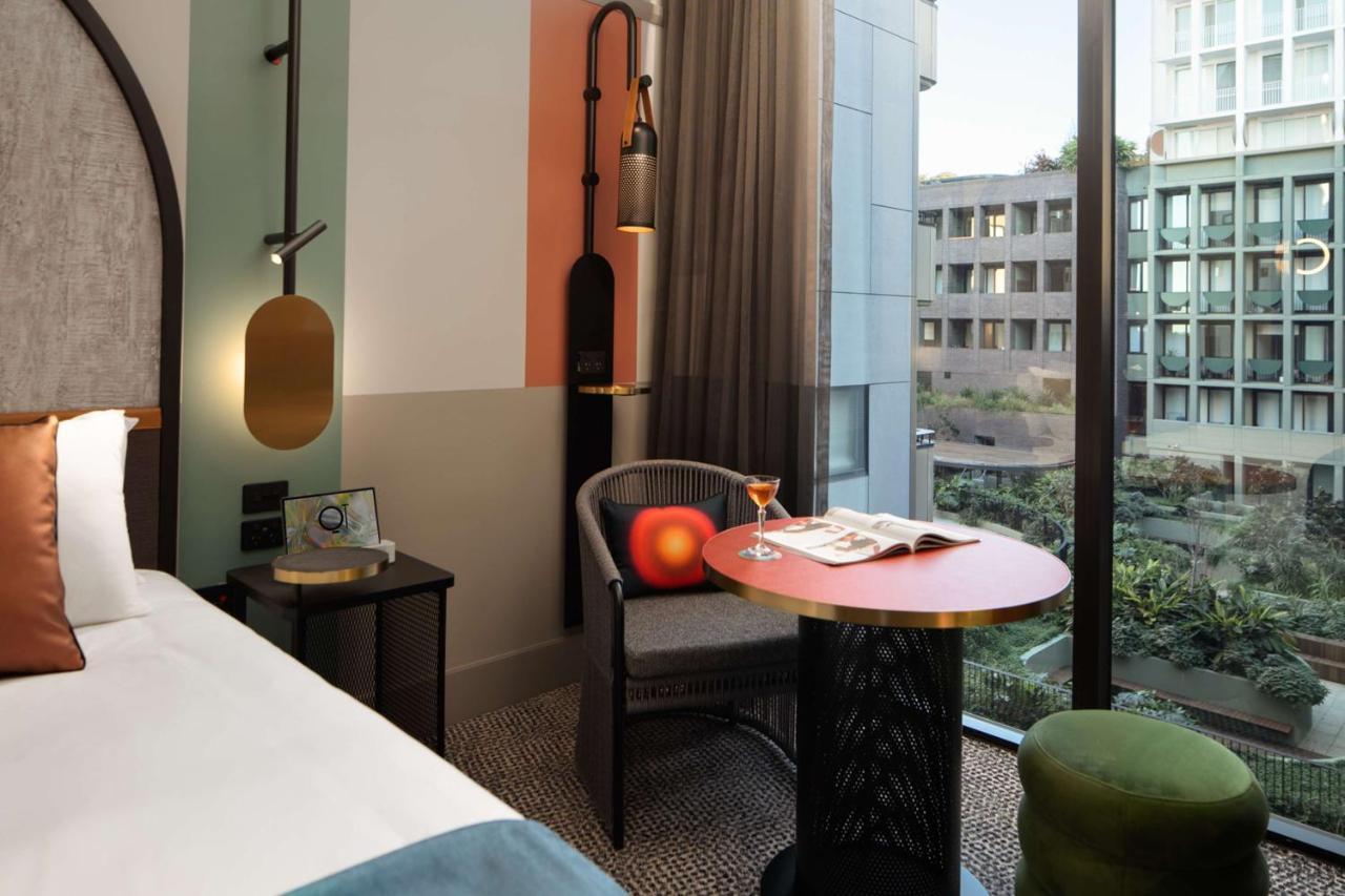 Qt Newcastle Hotell Exteriör bild Deluxe Room