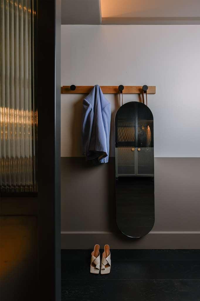 Qt Newcastle Hotell Rum bild A coat rack