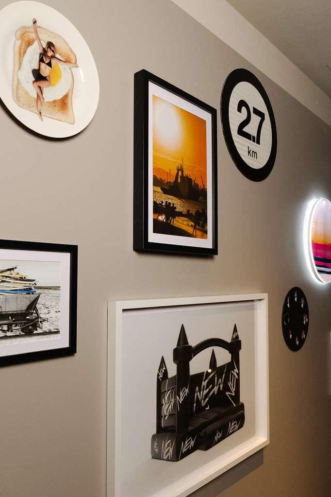 Qt Newcastle Hotell Bekvämligheter bild A selection of photographs by the artist